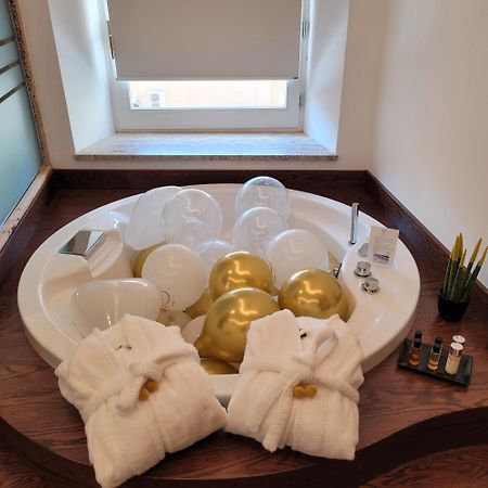 Palazzo Ferrucci Luxury Suites 칼리아리 외부 사진