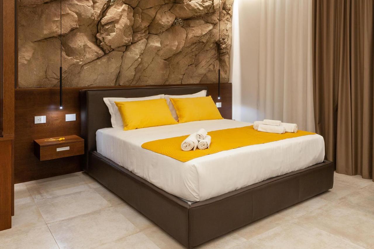 Palazzo Ferrucci Luxury Suites 칼리아리 외부 사진