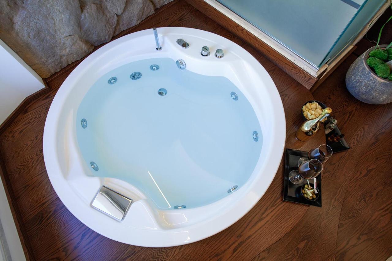 Palazzo Ferrucci Luxury Suites 칼리아리 외부 사진