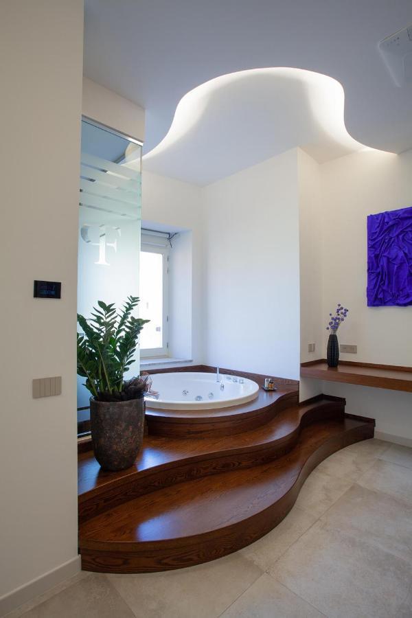 Palazzo Ferrucci Luxury Suites 칼리아리 외부 사진